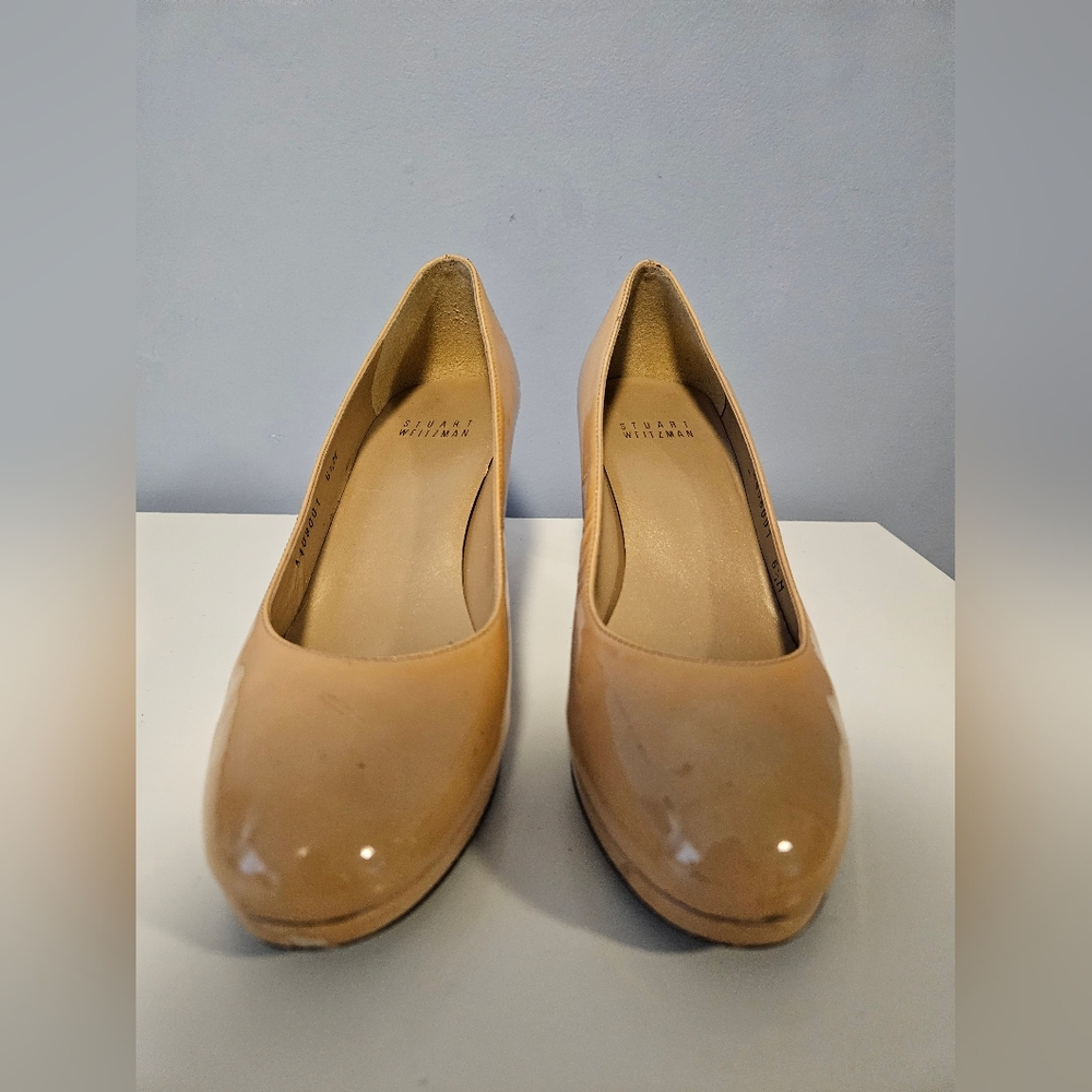 Stuart Weitzman Beige / Tan Women's Shoes